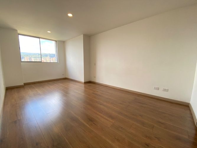 Apartamento de 3 alcobas en arriendo en Los Balsos, Medellín, 130 m² · foto 7 de 17