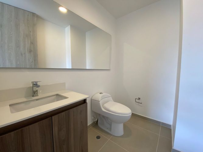 Apartamento de 3 alcobas en arriendo en Los Balsos, Medellín, 130 m² · foto 12 de 17