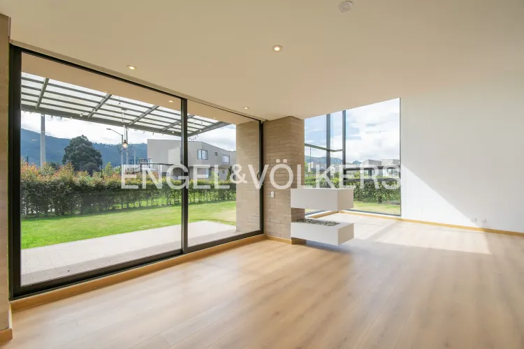Casa de 3 alcobas en venta en Pueblo Viejo, Cota, 197 m² · foto 3 de 18