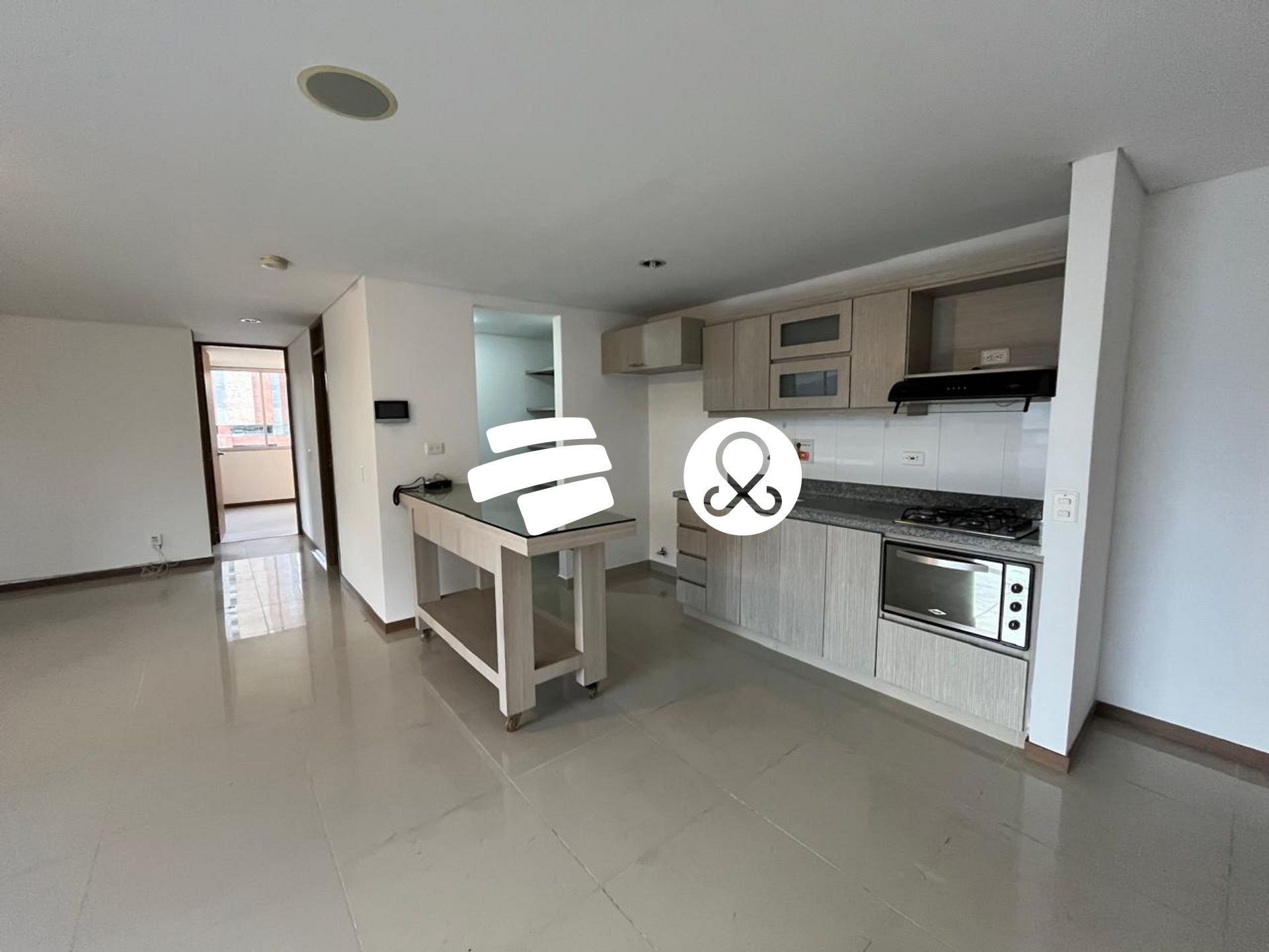 Apartamento en venta en Zona Centro, Envigado · foto 2 de 17