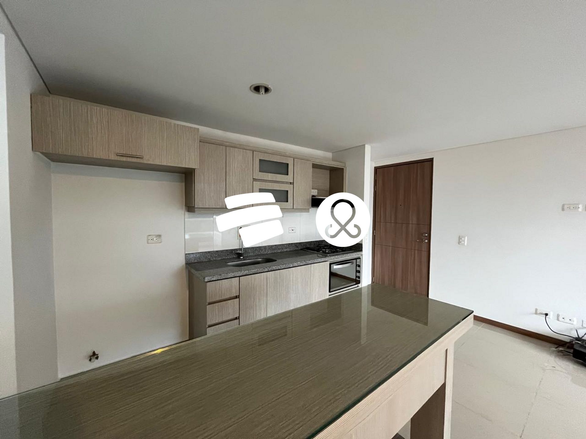 Apartamento en venta en Zona Centro, Envigado · foto 3 de 17