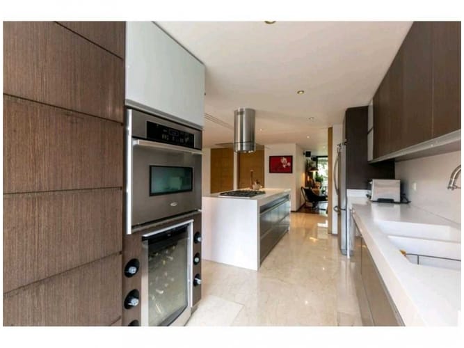 Apartamento en venta en El Poblado, Medellín · foto 4 de 21