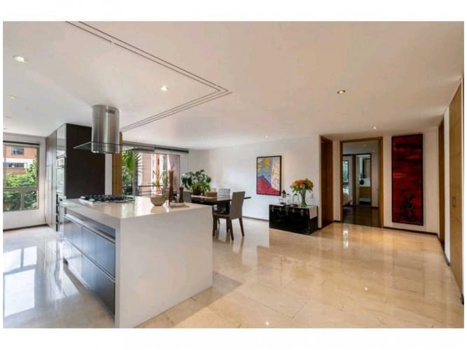Apartamento en venta en El Poblado, Medellín · foto 8 de 21