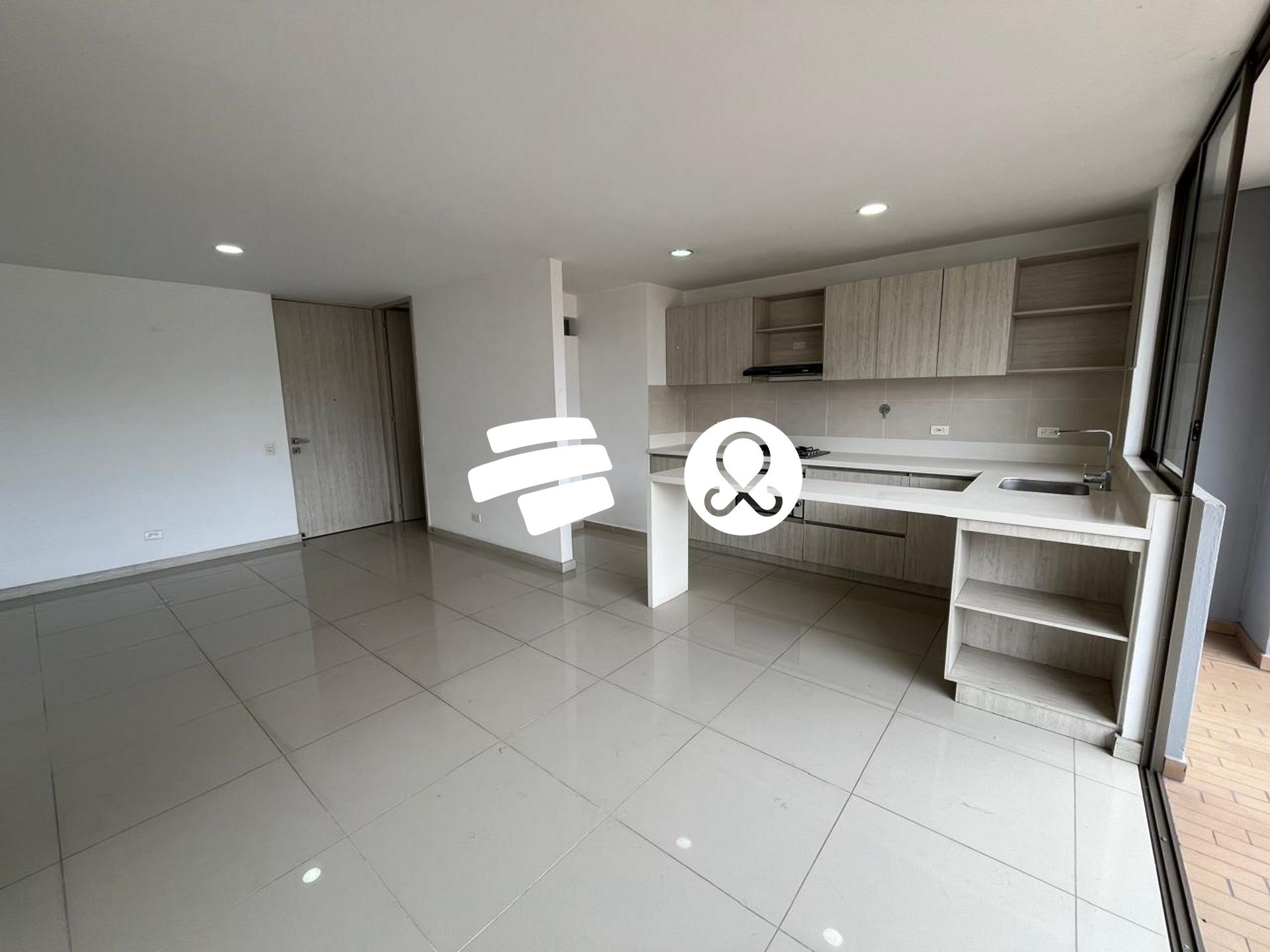 Apartamento en venta en Zona Centro, Envigado · foto 2 de 24