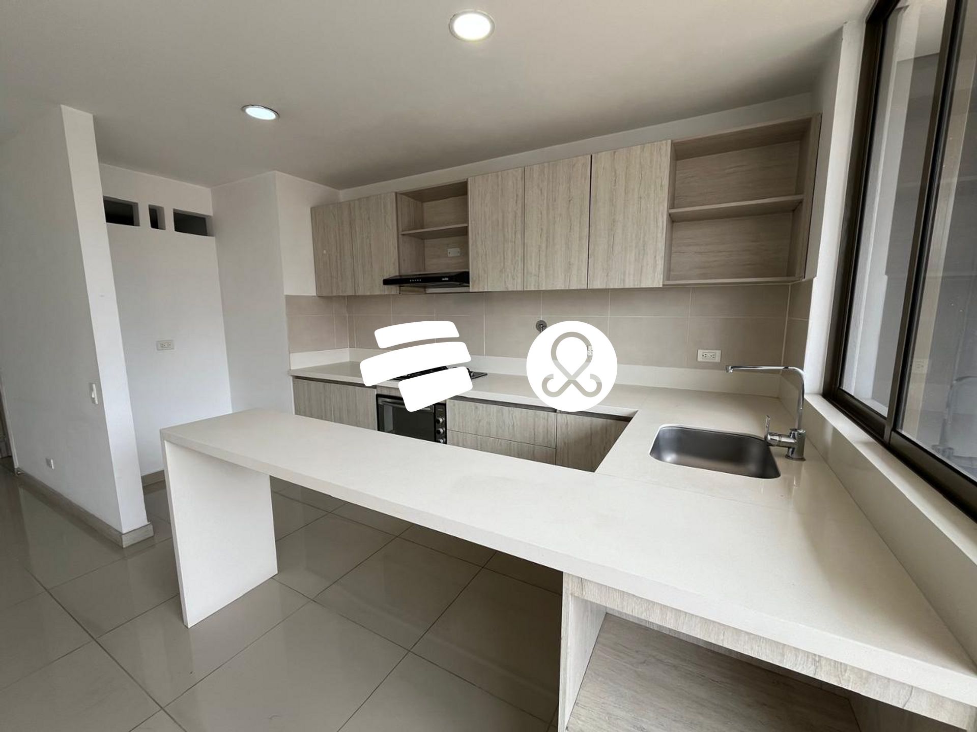 Apartamento en venta en Zona Centro, Envigado · foto 3 de 24