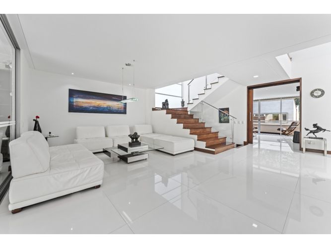 Apartamento de 3 alcobas en venta en San Lucas, Medellín, 378 m² · foto 9 de 24