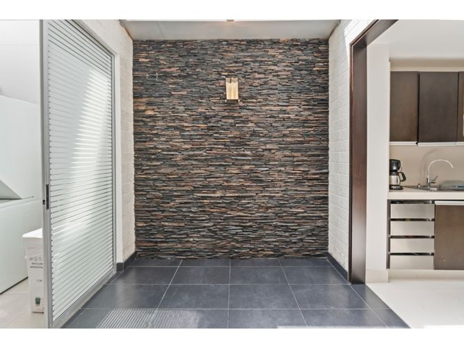 Apartamento de 3 alcobas en venta en San Lucas, Medellín, 378 m² · foto 10 de 24