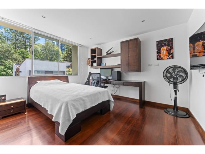 Apartamento de 3 alcobas en venta en San Lucas, Medellín, 378 m² · foto 14 de 24