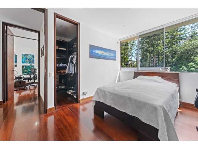 Apartamento de 3 alcobas en venta en San Lucas, Medellín, 378 m² · foto 17 de 24