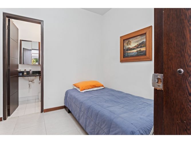 Apartamento de 3 alcobas en venta en San Lucas, Medellín, 378 m² · foto 19 de 24