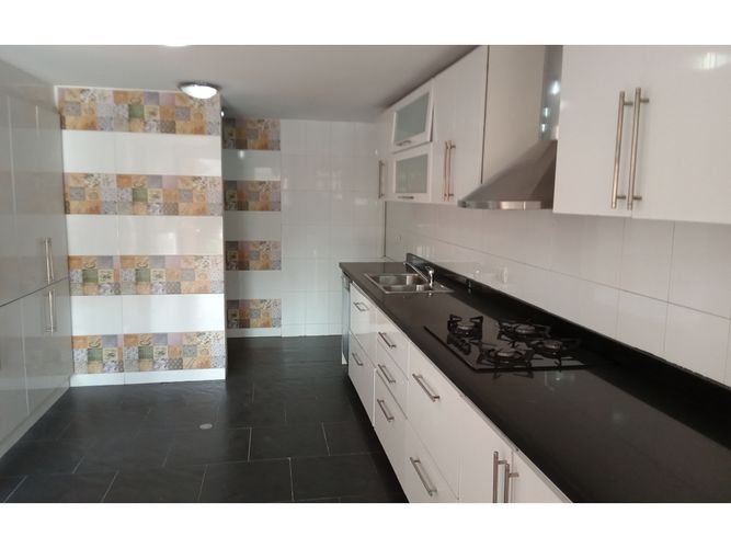 Casa de 6 alcobas en venta en La Iglesia, Chía, 257 m² · foto 10 de 24