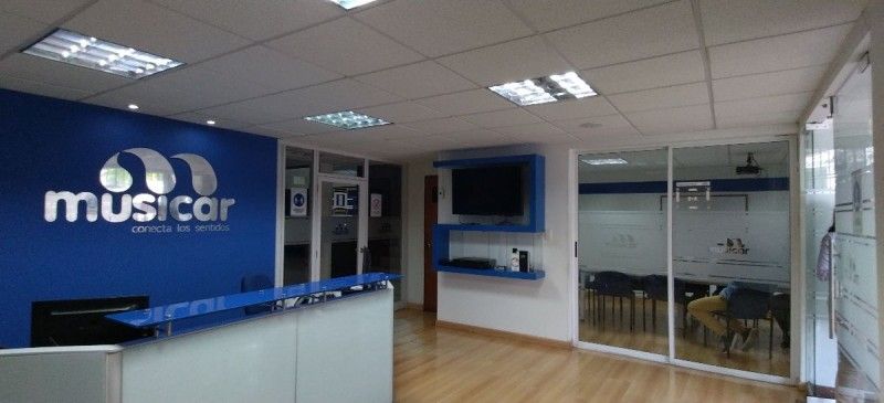 Casa de 13 alcobas en venta en San Vicente, Cali, 755 m² · foto 2 de 24