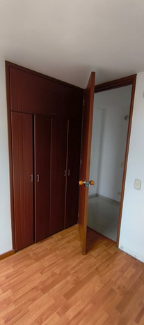 Apartamento en venta en Castilla, Bogotá · foto 6 de 24