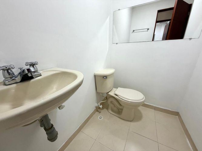 Oficina en arriendo en Altos Del Poblado, Medellín, 62 m² · foto 12 de 16