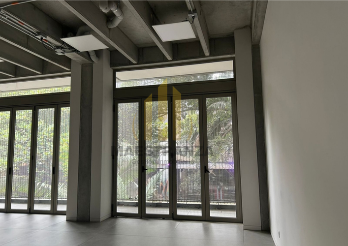 Oficina en arriendo en El Poblado, Medellín, 132 m² · foto 4 de 10