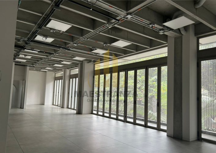 Oficina en arriendo en El Poblado, Medellín, 132 m² · foto 5 de 10