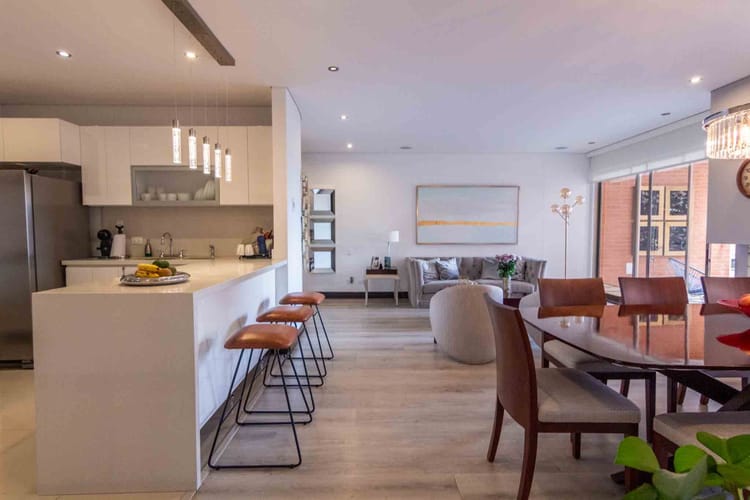 Apartamento de 3 alcobas en venta en Santa Barbara Alta, Bogotá, 181 m² · foto 2 de 24