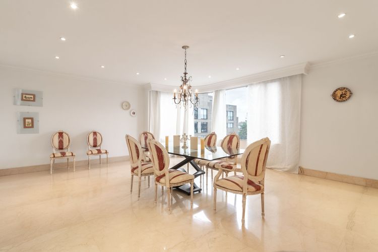 Apartamento de 3 alcobas en venta en Chico Norte, Bogotá, 336 m² · foto 4 de 20