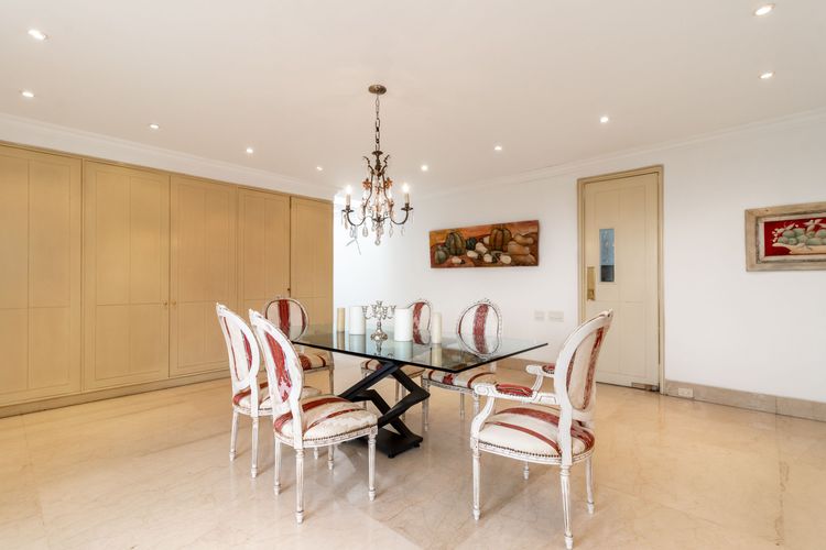 Apartamento de 3 alcobas en venta en Chico Norte, Bogotá, 336 m² · foto 15 de 20