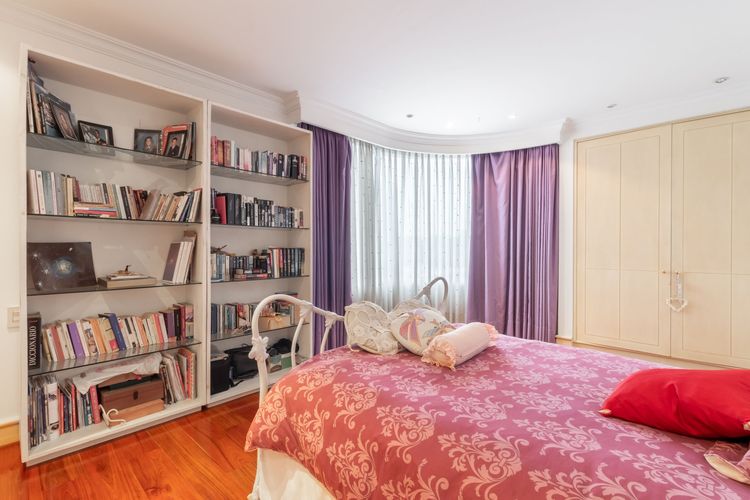 Apartamento de 3 alcobas en venta en Chico Norte, Bogotá, 336 m² · foto 16 de 20