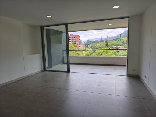 Apartamento en arriendo en Loma Del Escobero, Envigado · foto 7 de 24