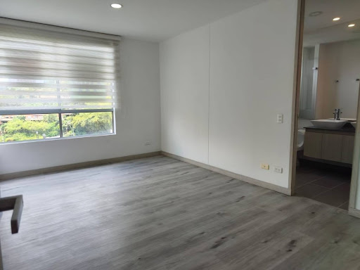 Apartamento en arriendo en Loma Del Escobero, Envigado · foto 8 de 24