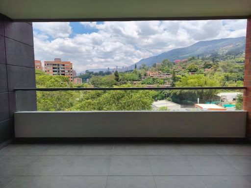 Apartamento en arriendo en Loma Del Escobero, Envigado · foto 23 de 24