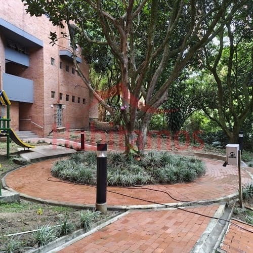 Apartamento de 2 alcobas en venta en Castropol, Medellín, 67 m² · foto 12 de 15