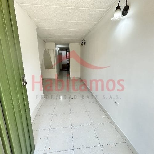 Apartaestudio en arriendo en Rodeo Alto, Medellín, 47 m² · foto 3 de 14