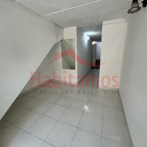 Apartaestudio en arriendo en Rodeo Alto, Medellín, 47 m² · foto 4 de 14