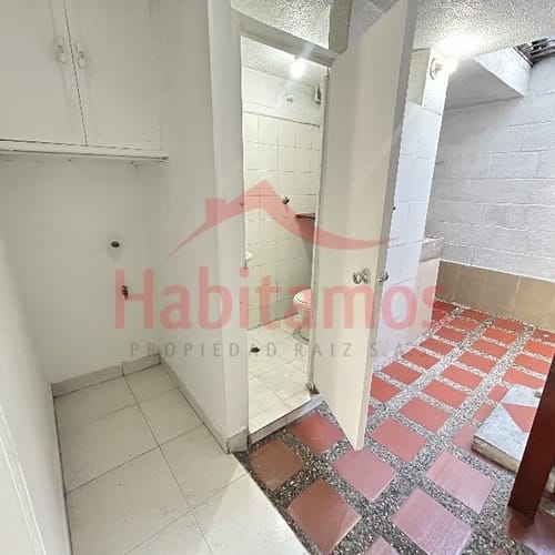 Apartaestudio en arriendo en Rodeo Alto, Medellín, 47 m² · foto 6 de 14