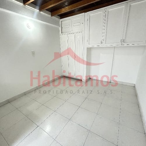 Apartaestudio en arriendo en Rodeo Alto, Medellín, 47 m² · foto 13 de 14