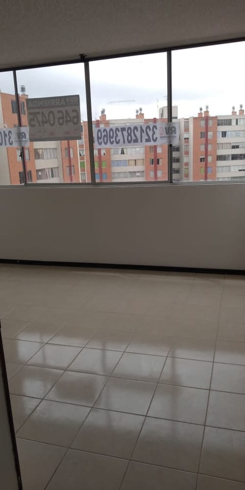Apartamento de 3 alcobas en venta en Las Villas, Soacha, 57 m² · foto 5 de 11