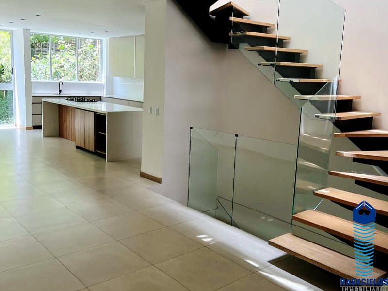 Casa en venta en Loma Del Esmeraldal, Envigado · foto 2 de 9