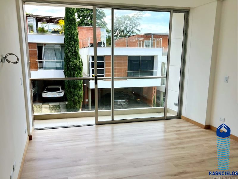 Casa en venta en Loma Del Esmeraldal, Envigado · foto 8 de 9