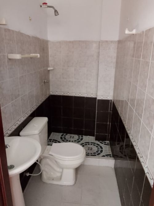 Casa de 11 alcobas en venta en San Cayetano, Cali, 247 m² · foto 8 de 10
