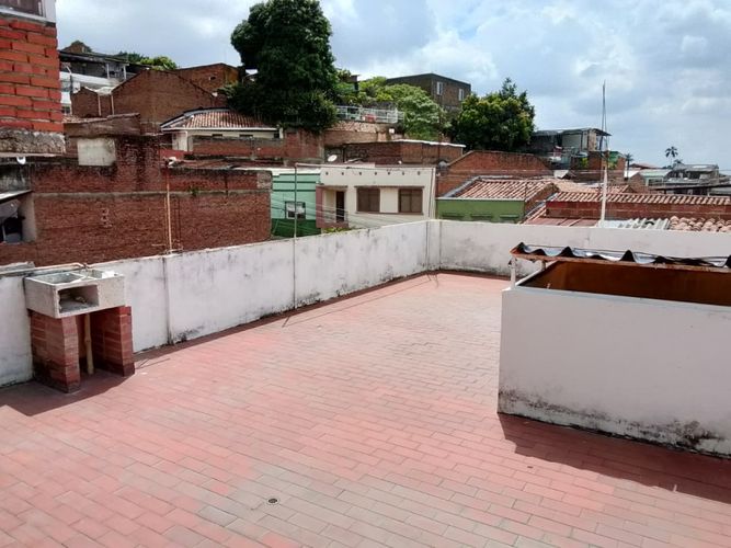 Casa de 11 alcobas en venta en San Cayetano, Cali, 247 m² · foto 10 de 10