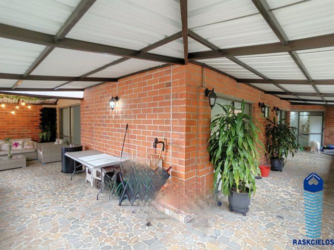 Apartamento de 3 alcobas en venta en Las Lomitas, Sabaneta, 161 m² · foto 2 de 20