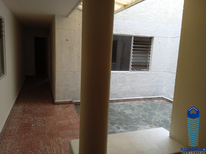 Casa de 5 alcobas en venta en Calasanz, Medellín, 290 m² · foto 3 de 19