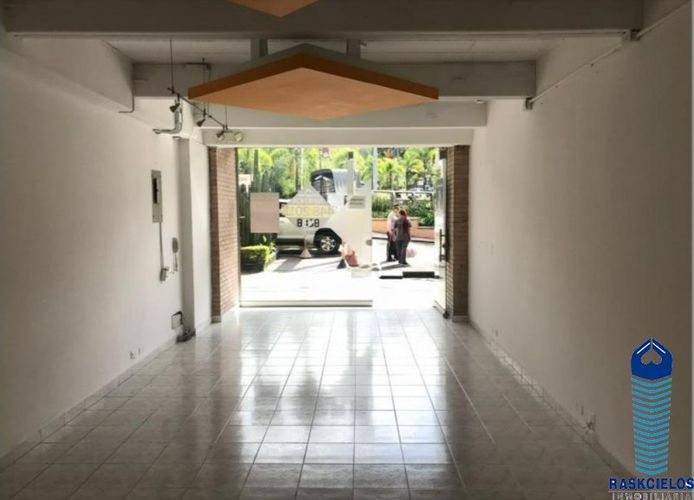 Local en venta en El Poblado, Medellín, 90 m² · foto 7 de 8