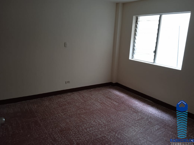 Casa de 5 alcobas en venta en Calasanz, Medellín, 290 m² · foto 6 de 19