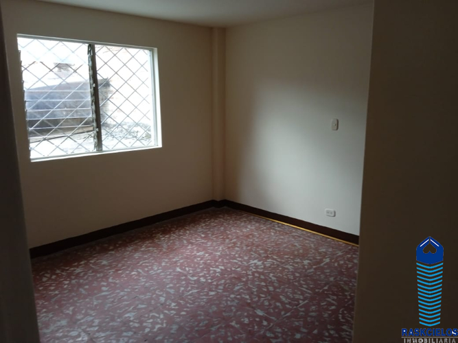 Casa de 5 alcobas en venta en Calasanz, Medellín, 290 m² · foto 8 de 19