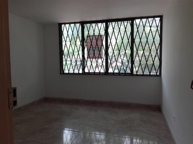 Casa de 3 alcobas en venta en Champagnat, Cali, 102 m² · foto 3 de 6