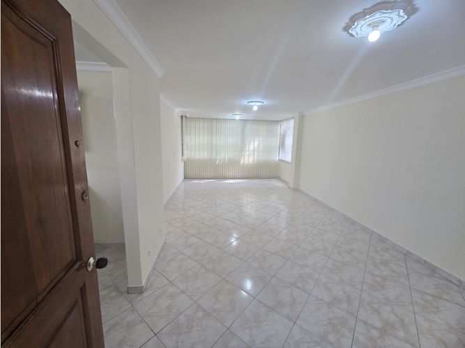 Apartamento de 3 alcobas en arriendo en Manila, Medellín, 90 m² · foto 2 de 14