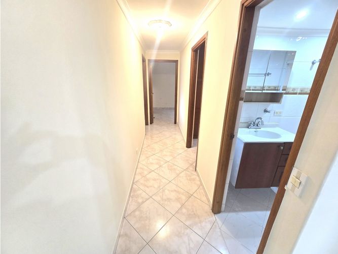 Apartamento de 3 alcobas en arriendo en Manila, Medellín, 90 m² · foto 5 de 14