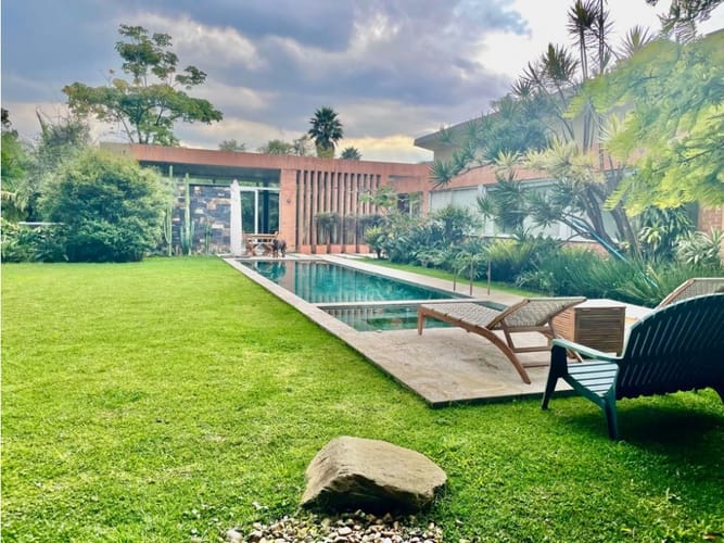 Casa de 4 alcobas en venta en Altos Del Poblado, Medellín, 413 m² · foto 2 de 20
