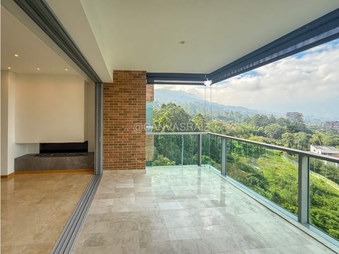 Apartamento de 3 alcobas en venta en Las Lomas, Medellín, 245 m² · foto 4 de 18