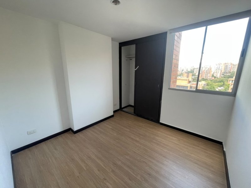 Apartamento en venta en Loma De Las Brujas, Envigado · foto 7 de 13