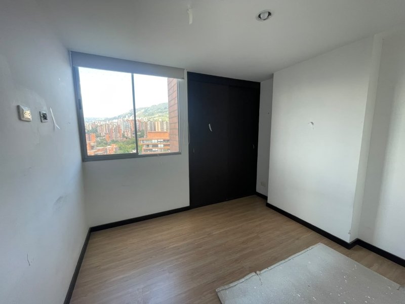 Apartamento en venta en Loma De Las Brujas, Envigado · foto 8 de 13