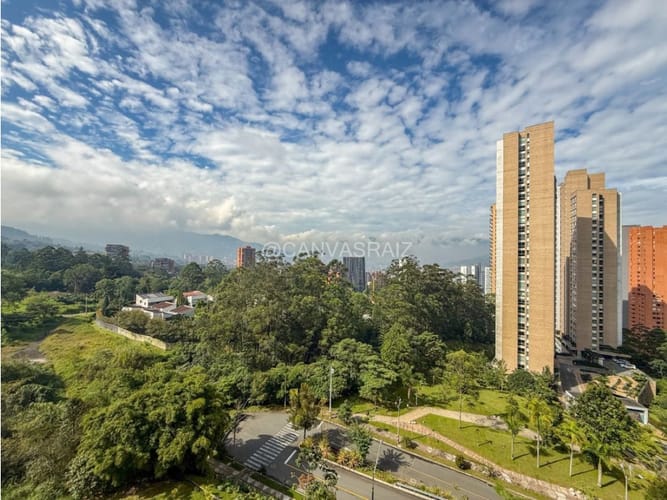 Apartamento de 3 alcobas en venta en Las Lomas, Medellín, 245 m² · foto 6 de 18
